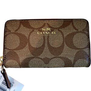Classic Coach Elegance | Double-Zip Leather Coin Purse – NWT!